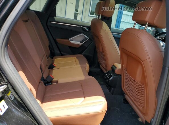 WA1DECF39N1085955 2022 AUDI Q3 Black Widok wnętrza z tyłu