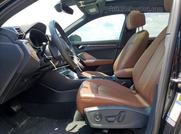 WA1DECF39N1085955 2022 AUDI Q3 Black Widok wnętrza z przodu