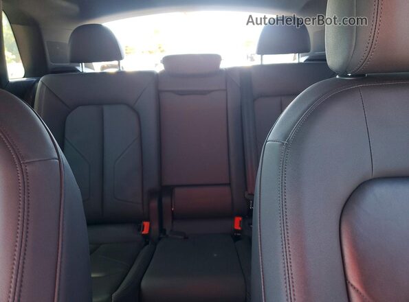 WA1DECF39R1057823 2024 AUDI Q3 Красный Вид задних сидений