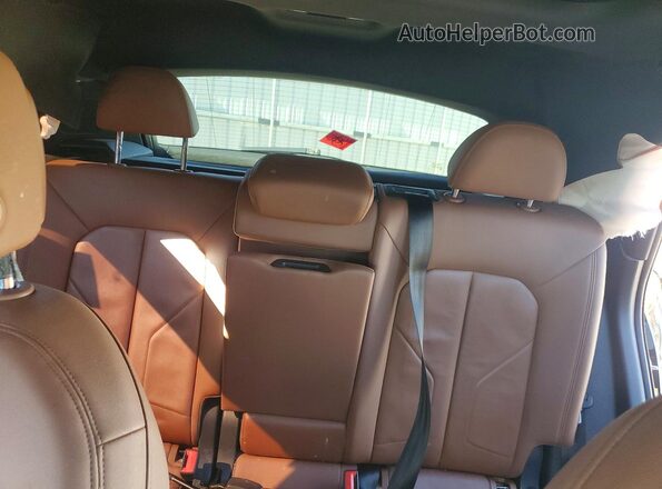 WA1DECF3XL1110083 2020 AUDI Q3 Black Rear seats view