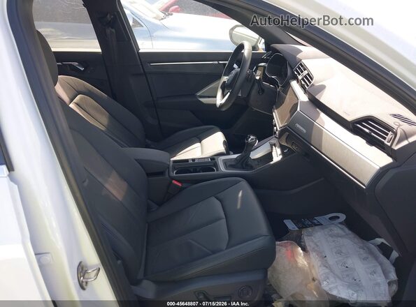 WA1DECF3XS1089931 2025 AUDI Q3 White Vista interior delantera
