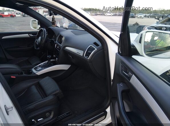 WA1DVAFP4GA052470 2016 AUDI Q5 White Front interior view