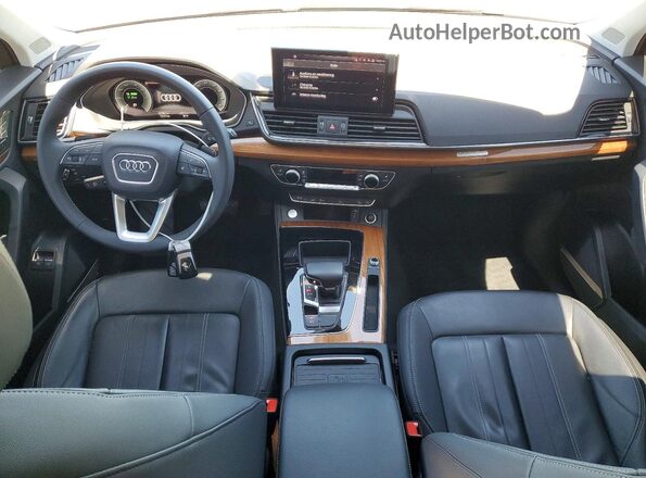 WA1E2AFY0M2062490 2021 AUDI Q5 Silver Առջևի վահանակի տեսք