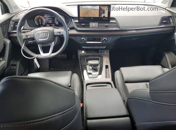 WA1E2AFY0M2089107 2021 AUDI Q5 Gray Vista del salpicadero