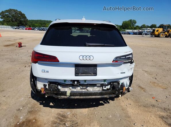 WA1E2AFY3M2130698 2021 AUDI Q5 White Rear view