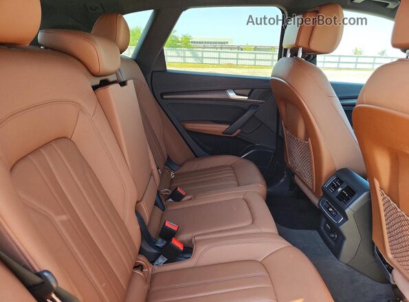 WA1E2AFY3M2130698 2021 AUDI Q5 White Rear interior view