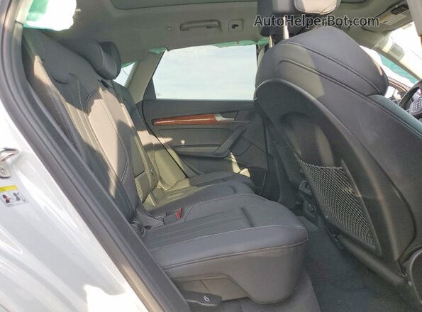 WA1E2AFY3P2079465 2023 AUDI Q5 White Widok wnętrza z tyłu