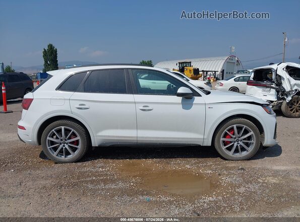 WA1E2AFY3R2033542 2024 AUDI Q5 White Rear interior view