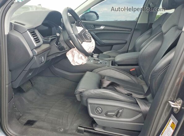 WA1E2AFY4L2045898 2020 AUDI Q5 Charcoal Widok wnętrza z przodu