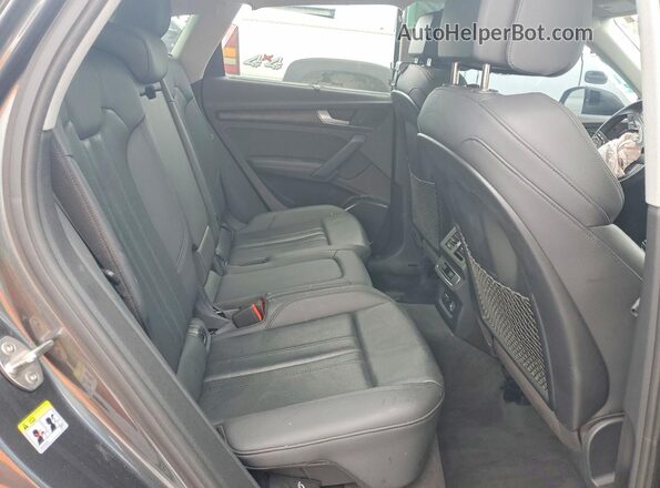 WA1E2AFY4L2045898 2020 AUDI Q5 Charcoal Widok wnętrza z tyłu