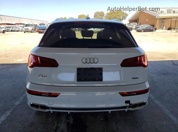WA1E2AFY6L2058331 2020 AUDI Q5 White Rear view