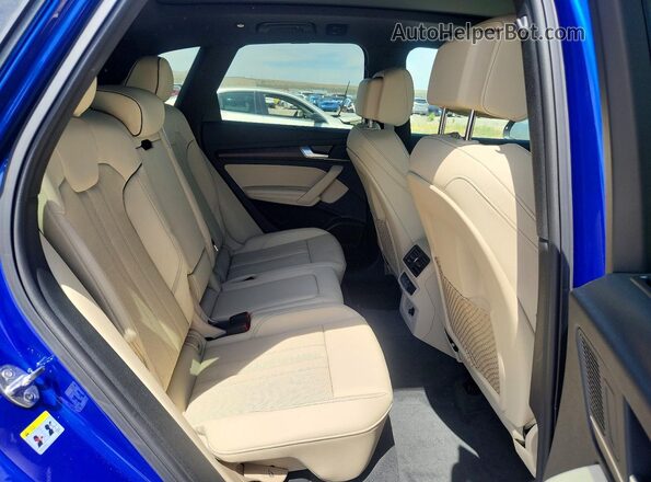 WA1E2AFY8R2017465 2024 AUDI Q5 Blue უკანა სავარძლების ხედი