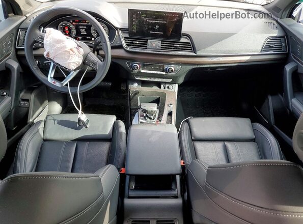 WA1E2AFY9S2045863 2025 AUDI Q5 Black Dashboard view