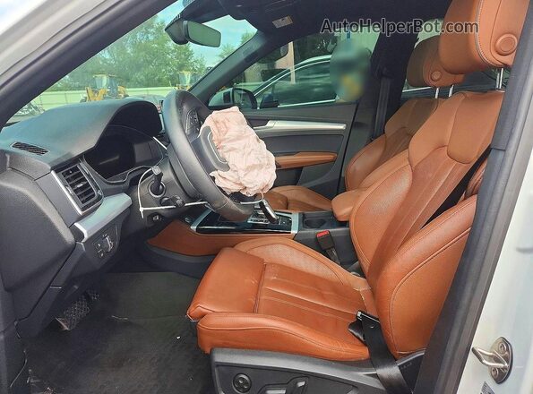WA1EAAFY0R2048177 2024 AUDI Q5 White Вид салону спереду