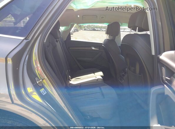 WA1EAAFY4R2050806 2024 AUDI Q5 Gray Widok naklejki z numerem VIN