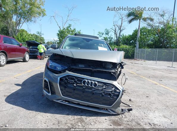 WA1EAAFY4R2050806 2024 AUDI Q5 Gray Widok wnętrza z tyłu