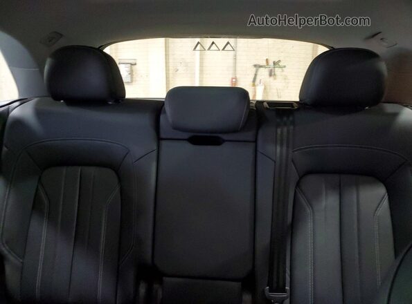 WA1EAAFY5N2054776 2022 AUDI Q5 White Vista de los asientos traseros