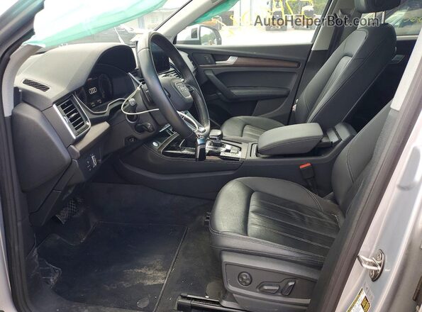 WA1EAAFY5N2065616 2022 AUDI Q5 Silver წინა სალონის ხედი
