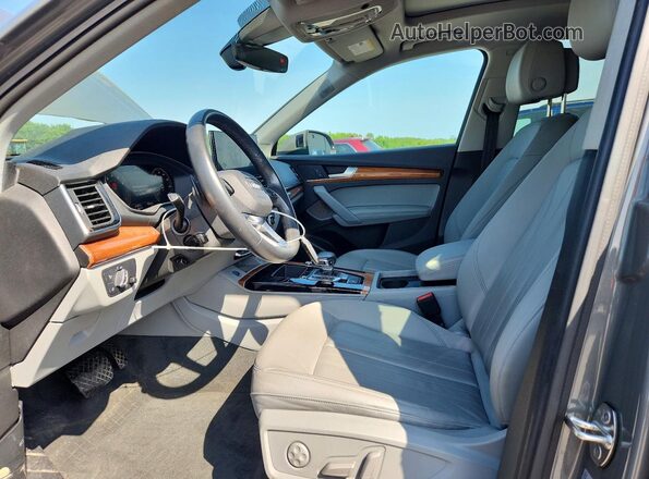 WA1EAAFY5P2061875 2023 AUDI Q5 Серый Вид салона спереди