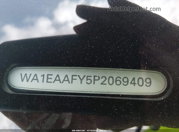 WA1EAAFY5P2069409 2023 AUDI Q5 White Вид підкапотного простору