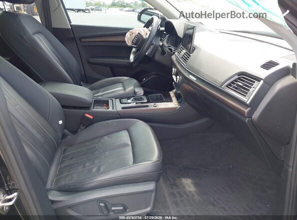 WA1EAAFY6N2020085 2022 AUDI Q5 Black Front interior view