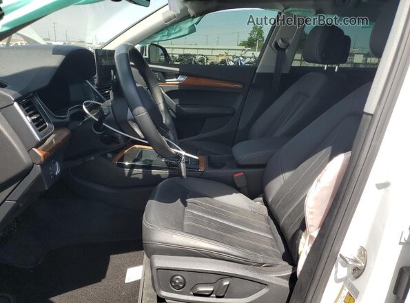 WA1EAAFY6P2124014 2023 AUDI Q5 White Widok wnętrza z przodu