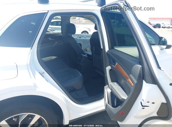 WA1EAAFY9P2053827 2023 AUDI Q5 White Widok naklejki z numerem VIN