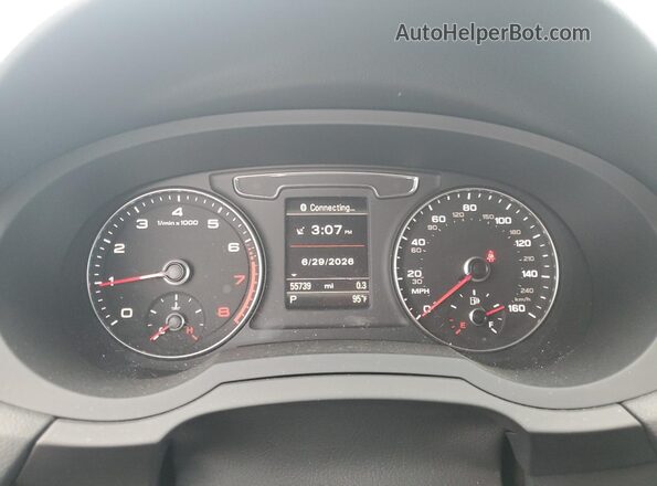 WA1ECCFS2JR028736 2018 AUDI Q3 Gray Vista del cuadro de instrumentos