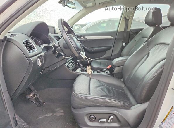 WA1ECCFS6HR015658 2017 AUDI Q3 Белый Вид салона спереди