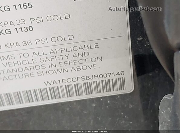 WA1ECCFS8JR007146 2018 AUDI Q3 Black Вид підкапотного простору