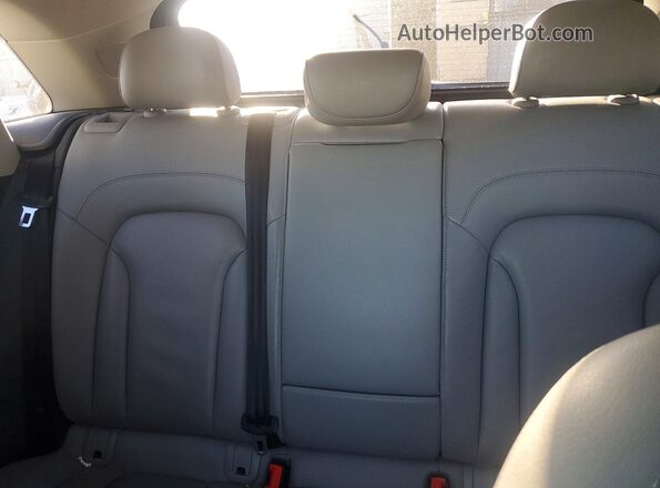 WA1ECCFSXHR015033 2017 AUDI Q3 White უკანა სავარძლების ხედი