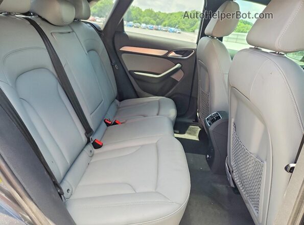 WA1ECCFSXJR028564 2018 AUDI Q3 Gray Սալոնի հետևի տեսք