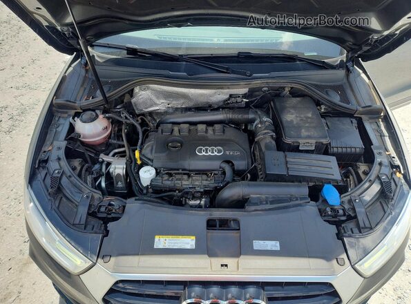 WA1ECCFSXJR028564 2018 AUDI Q3 Gray Շարժիչի բաժամունքի տեսք