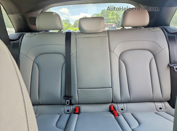 WA1ECCFSXJR028564 2018 AUDI Q3 Gray Հետևի նստատեղերի տեսք