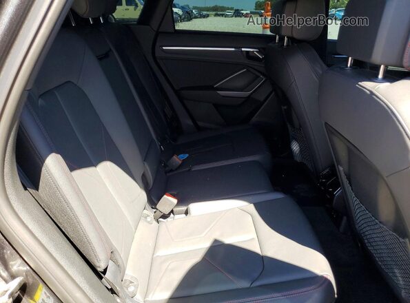 WA1EECF30S1046476 2025 AUDI Q3 Gray Widok wnętrza z tyłu