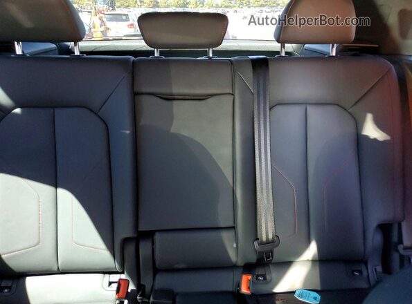 WA1EECF30S1046476 2025 AUDI Q3 Gray Widok tylnych siedzeń