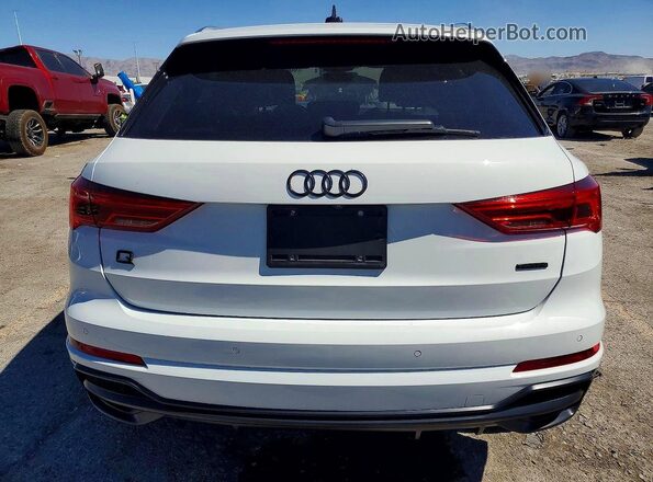 WA1EECF31K1074836 2019 AUDI Q3 White უკანა ხედი