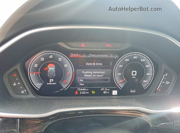 WA1EECF31M1014820 2021 AUDI Q3 White Instrument cluster view