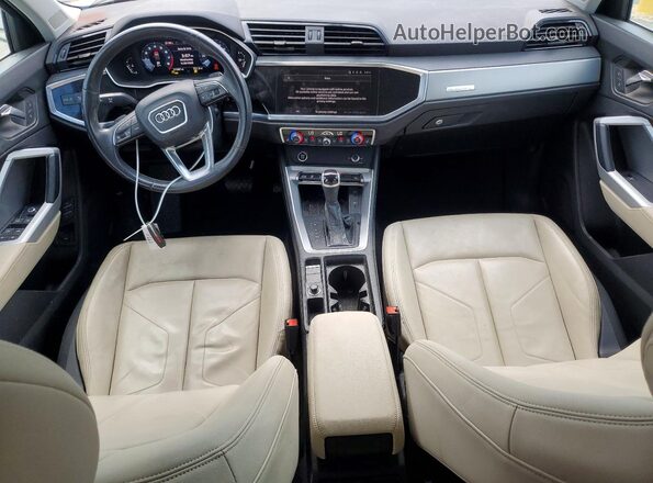 WA1EECF31P1102688 2023 AUDI Q3 White Widok deski rozdzielczej