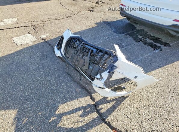 WA1EECF31R1090822 2024 AUDI Q3 White ძრავის განყოფილების ხედი