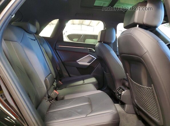 WA1EECF31R1093901 2024 AUDI Q3 Black Вид задньої частини салону