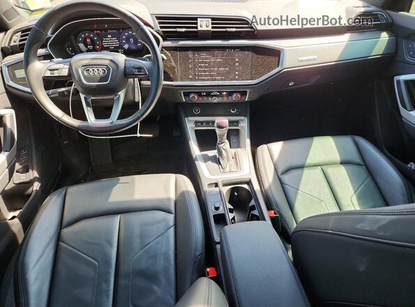 WA1EECF32N1047097 2022 AUDI Q3 Black Dashboard view
