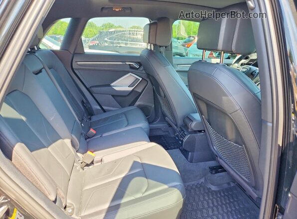 WA1EECF32N1047097 2022 AUDI Q3 Black Rear seats view