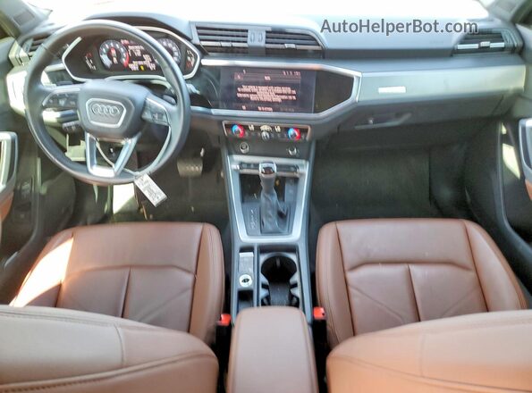 WA1EECF33N1033113 2022 AUDI Q3 Black Vista del salpicadero