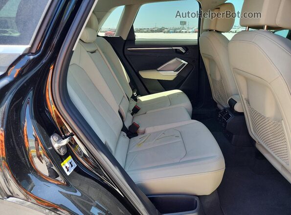 WA1EECF33P1140763 2023 AUDI Q3 Black Вид задньої частини салону