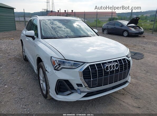 WA1EECF33R1045378 2024 AUDI Q3 White Widok z przodu