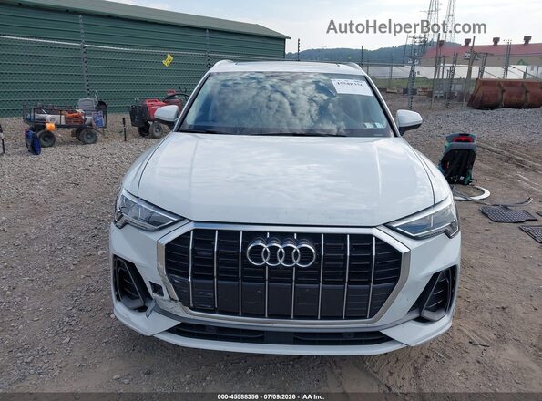 WA1EECF33R1045378 2024 AUDI Q3 White Widok wnętrza z tyłu
