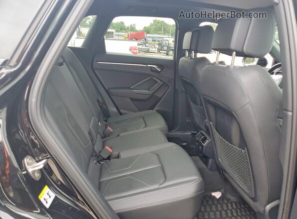 WA1EECF33R1121049 2024 AUDI Q3 Black Widok tylnych siedzeń