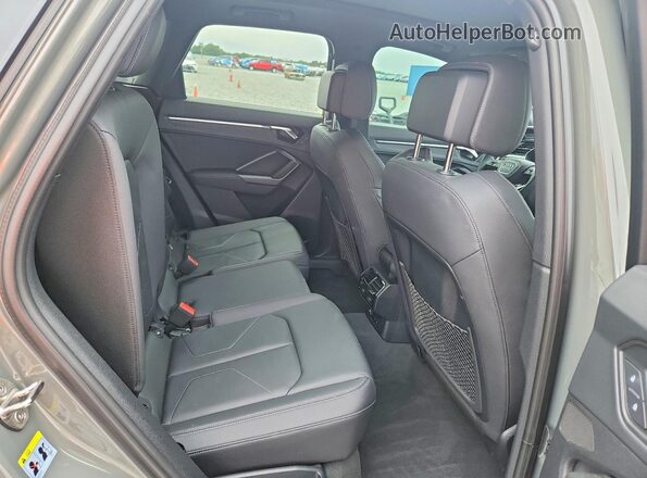 WA1EECF33R1138787 2024 AUDI Q3 Серый Вид задних сидений