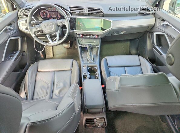 WA1EECF34M1117603 2021 AUDI Q3 Gray Widok deski rozdzielczej